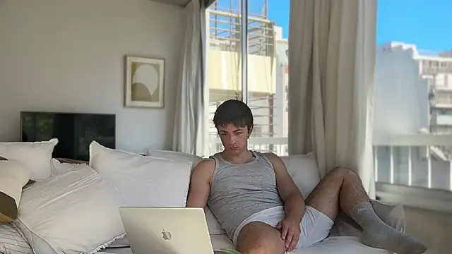 Snapshot of iggydavid chatting on November 2025 06:37:02 PM iggydavid online show from November 2025 06:37:02 PM