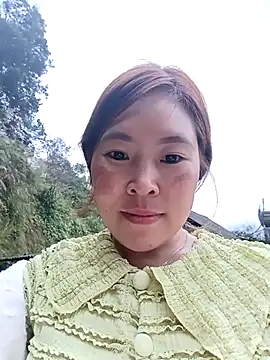 Snapshot of lolomtvi chatting on November 2025 10:14:02 AM lolomtvi online show from November 2025 10:14:02 AM