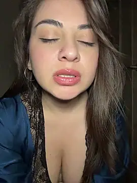 Snapshot of Lovynna chatting on May 2026 06:35:02 PM Lovynna online show from May 2026 06:35:02 PM