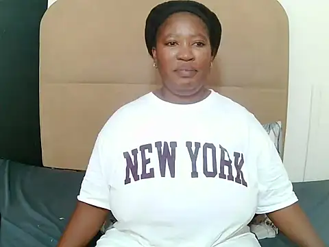 MissMoyo online show from December 2025 12:14:02 PM