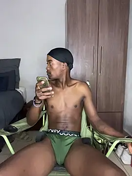 Snapshot of Boytoy_BigD chatting on February 2026 10:28:01 PM Boytoy BigD online show from February 2026 10:28:01 PM