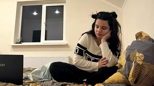 Snapshot of ArielleLeitao chatting on November 2025 03:11:02 PM ArielleLeitao online show from November 2025 03:11:02 PM