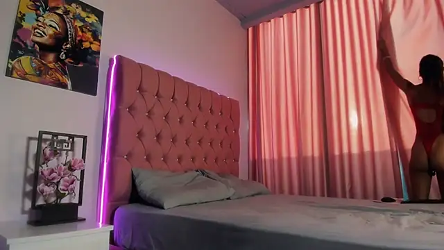 VanillaFlo online show from May 2026 07:04:02 AM