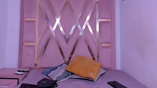 Snapshot of Kymasm chatting on February 2026 01:11:01 PM Kymasm online show from February 2026 01:11:01 PM