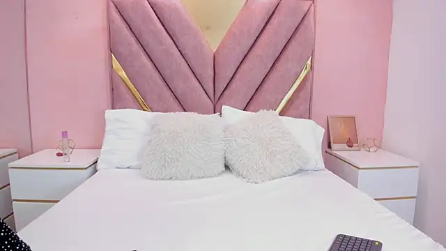 roxyflame  online show from December 2025 11:48:02 AM