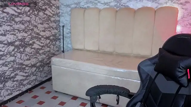 Evy Luxx v online show from February 2026 03:24:02 AM