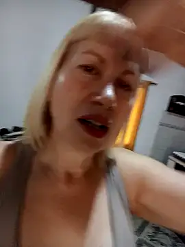 Snapshot of SexyMilf1211 chatting on January 2026 01:35:02 PM SexyMilf1211 online show from January 2026 01:35:02 PM