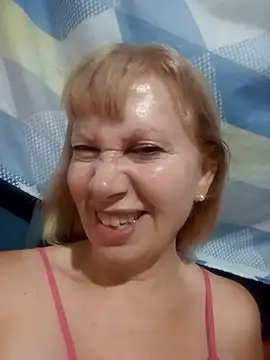 Snapshot of SexyMilf1211 chatting on January 2026 12:58:02 AM SexyMilf1211 online show from January 2026 12:58:02 AM