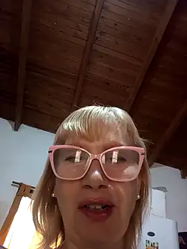 Snapshot of SexyMilf1211 chatting on February 2026 03:07:01 PM SexyMilf1211 online show from February 2026 03:07:01 PM