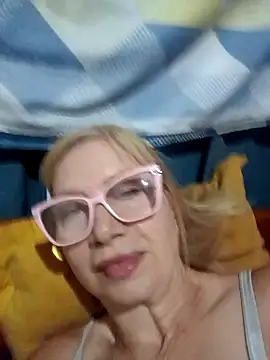 Snapshot of SexyMilf1211 chatting on February 2026 04:22:02 PM SexyMilf1211 online show from February 2026 04:22:02 PM