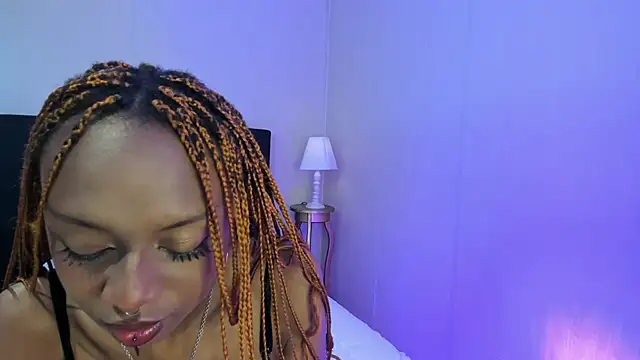 Midnight Bluee online show from February 2026 08:01:02 PM