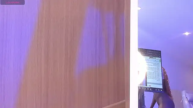 Midnight Bluee online show from February 2026 08:05:01 PM