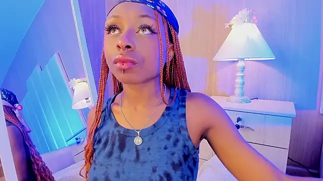 Midnight Bluee online show from February 2026 07:43:01 PM