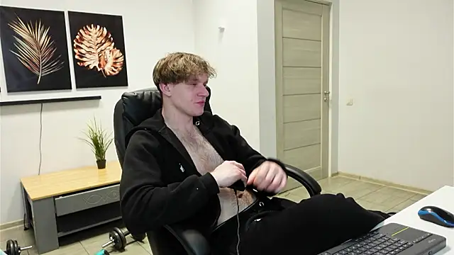 Snapshot of Charles_Dreams chatting on February 2026 09:31:01 PM Charles Dreams online show from February 2026 09:31:01 PM