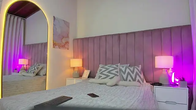 Snapshot of Valentino_moretti chatting on March 2026 11:57:01 AM Valentino moretti online show from March 2026 11:57:01 AM