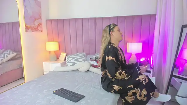 Snapshot of Valentino_moretti chatting on March 2026 11:27:01 AM Valentino moretti online show from March 2026 11:27:01 AM