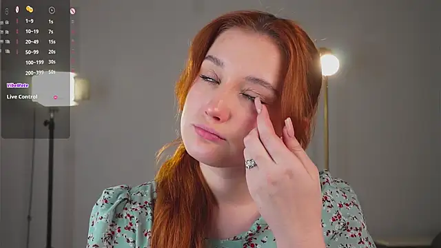 Snapshot of AmelieSeductress chatting on December 2025 01:51:02 PM AmelieSeductress online show from December 2025 01:51:02 PM