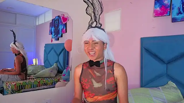 Hopemoretti online show from April 2026 08:17:02 PM