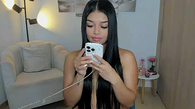 haileyflorez  online show from May 2026 04:45:01 PM