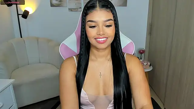 haileyflorez  online show from June 2026 02:38:01 PM