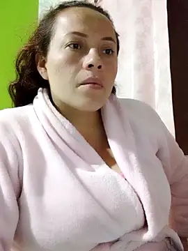 Snapshot of Rouse_hot_ chatting on March 2026 12:45:01 AM Rouse hot online show from March 2026 12:45:01 AM