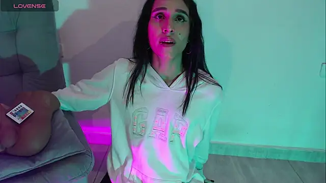 Isabella Hillss online show from April 2026 01:49:02 AM