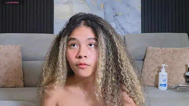 Snapshot of zendayavg chatting on January 2026 05:27:02 PM zendayavg online show from January 2026 05:27:02 PM