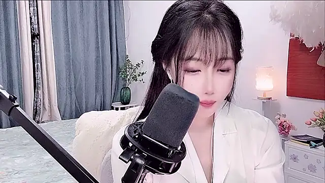Laura 520 online show from June 2026 01:14:01 PM