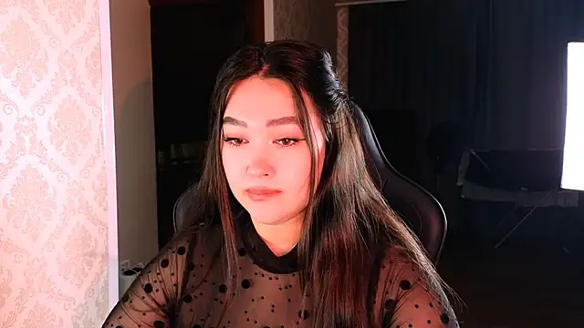 Emma Uilson online show from December 2025 07:41:01 PM