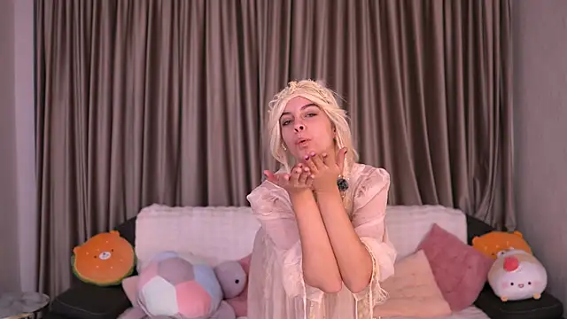 Snapshot of Luna_Veyra chatting on November 2025 11:13:01 PM Luna Veyra online show from November 2025 11:13:01 PM