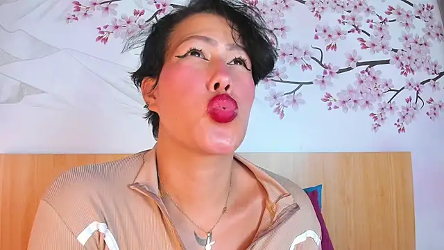 Laura Torress online show from July 2026 02:58:02 AM