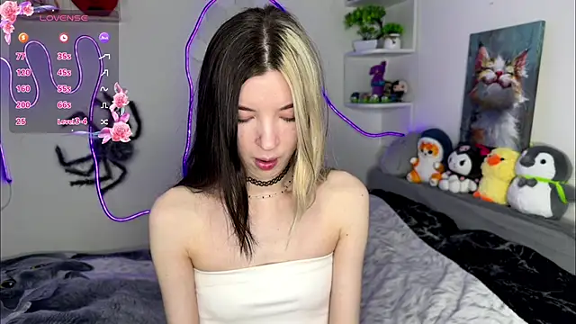 Snapshot of Emmie_shy chatting on June 2026 08:58:01 PM Emmie shy online show from June 2026 08:58:01 PM