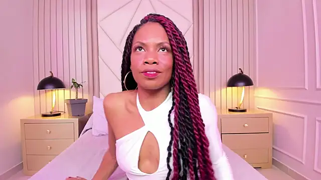 Snapshot of LailaDavidson chatting on December 2025 12:23:02 PM LailaDavidson online show from December 2025 12:23:02 PM