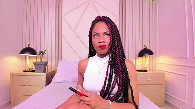 Snapshot of LailaDavidson chatting on January 2026 12:20:02 PM LailaDavidson online show from January 2026 12:20:02 PM