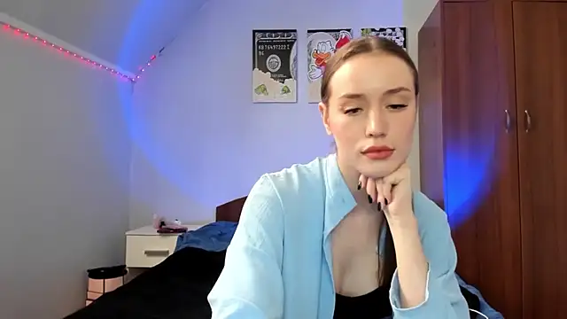 Snapshot of tinyglow chatting on January 2026 07:00:01 AM tinyglow online show from January 2026 07:00:01 AM