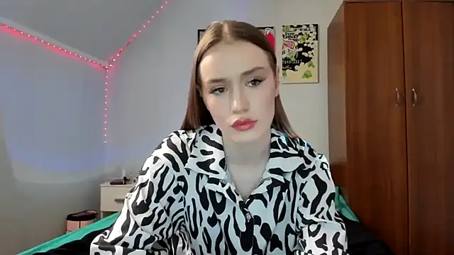 Snapshot of tinyglow chatting on January 2026 08:57:02 PM tinyglow online show from January 2026 08:57:02 PM