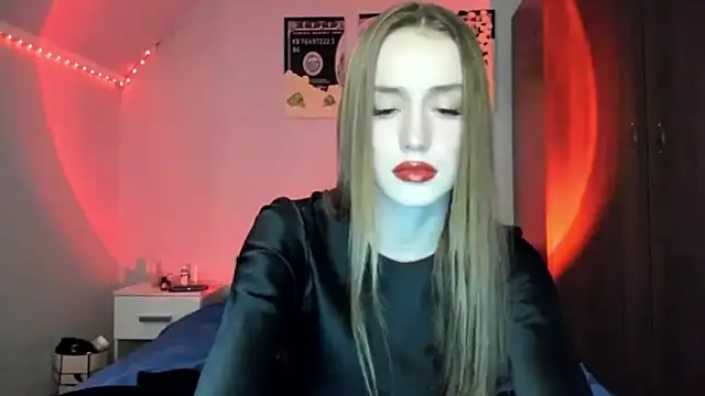 Snapshot of tinyglow chatting on February 2026 11:19:01 PM tinyglow online show from February 2026 11:19:01 PM