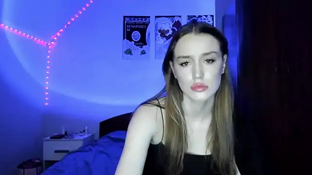 Snapshot of tinyglow chatting on February 2026 10:06:01 PM tinyglow online show from February 2026 10:06:01 PM