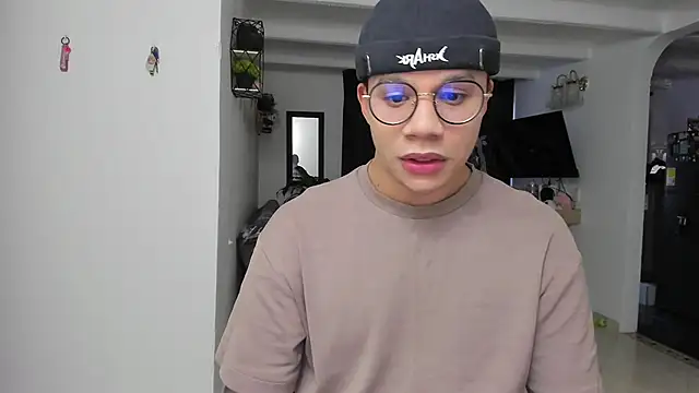 MarcoKostov online show from November 2025 10:22:02 PM