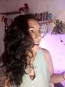 Melinerd online show from May 2026 06:05:01 PM