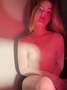 Snapshot of Josefinswe chatting on November 2025 10:22:02 PM Josefinswe online show from November 2025 10:22:02 PM