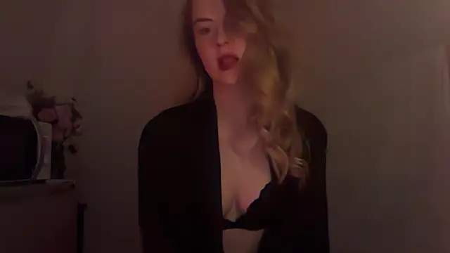 Snapshot of Josefinswe chatting on February 2026 07:47:02 PM Josefinswe online show from February 2026 07:47:02 PM