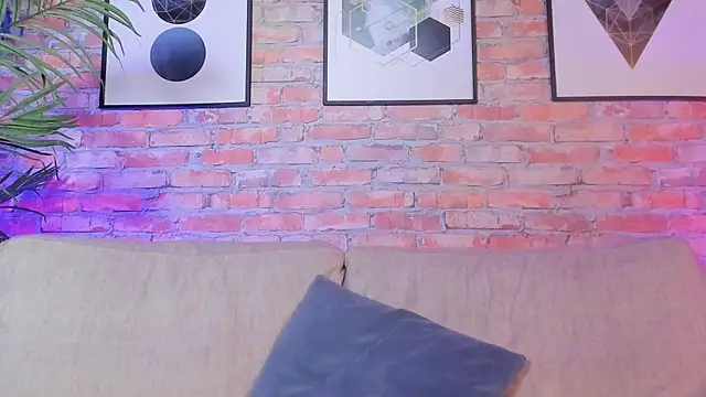 Snapshot of Chris_Varden chatting on December 2025 06:47:02 PM Chris Varden online show from December 2025 06:47:02 PM