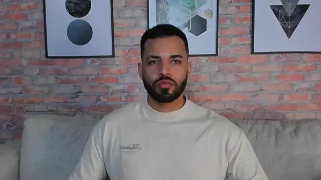 Snapshot of Chris_Varden chatting on January 2026 05:51:02 PM Chris Varden online show from January 2026 05:51:02 PM