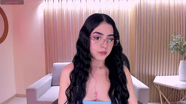 Snapshot of HaileyRoss_ chatting on July 2026 11:33:01 PM HaileyRoss online show from July 2026 11:33:01 PM