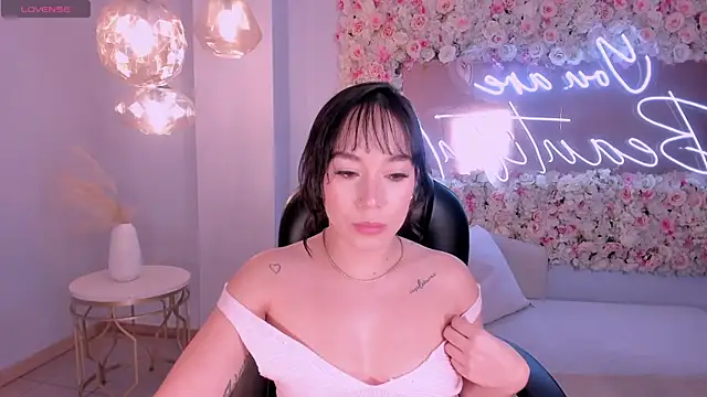 ZaraKafruni online show from February 2026 12:40:01 AM