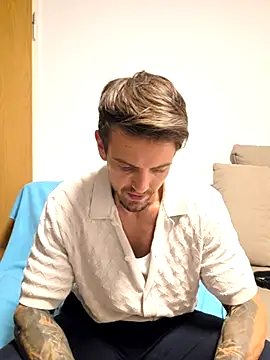 Snapshot of Mystery_Mark chatting on April 2026 04:11:01 PM Mystery Mark online show from April 2026 04:11:01 PM