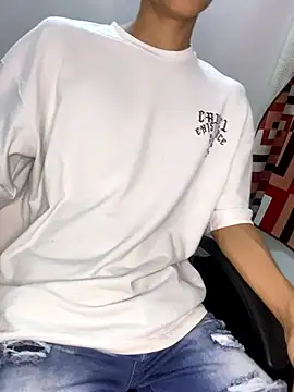 Snapshot of Andre_81q chatting on November 2025 01:27:02 AM Andre 81q online show from November 2025 01:27:02 AM