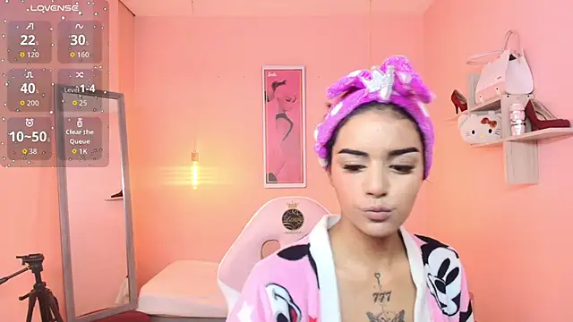 Snapshot of Milu_carbajal_x chatting on December 2025 08:04:01 PM Milu carbajal x online show from December 2025 08:04:01 PM