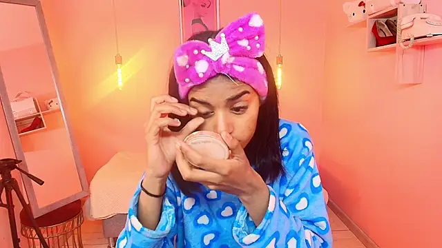 Snapshot of Milu_carbajal_x chatting on January 2026 01:16:01 PM Milu carbajal x online show from January 2026 01:16:01 PM